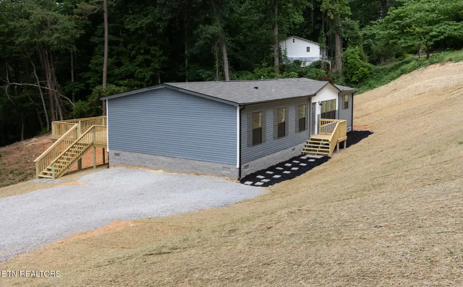 260 Island Ford Rd, Rocky Top, TN 37769 - #2