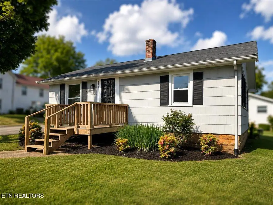 901 Mayes Ave, Sweetwater, TN 37874 - #2