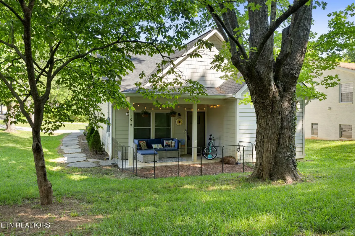 1019 Broyles Ave, Maryville, TN 37801 - #1