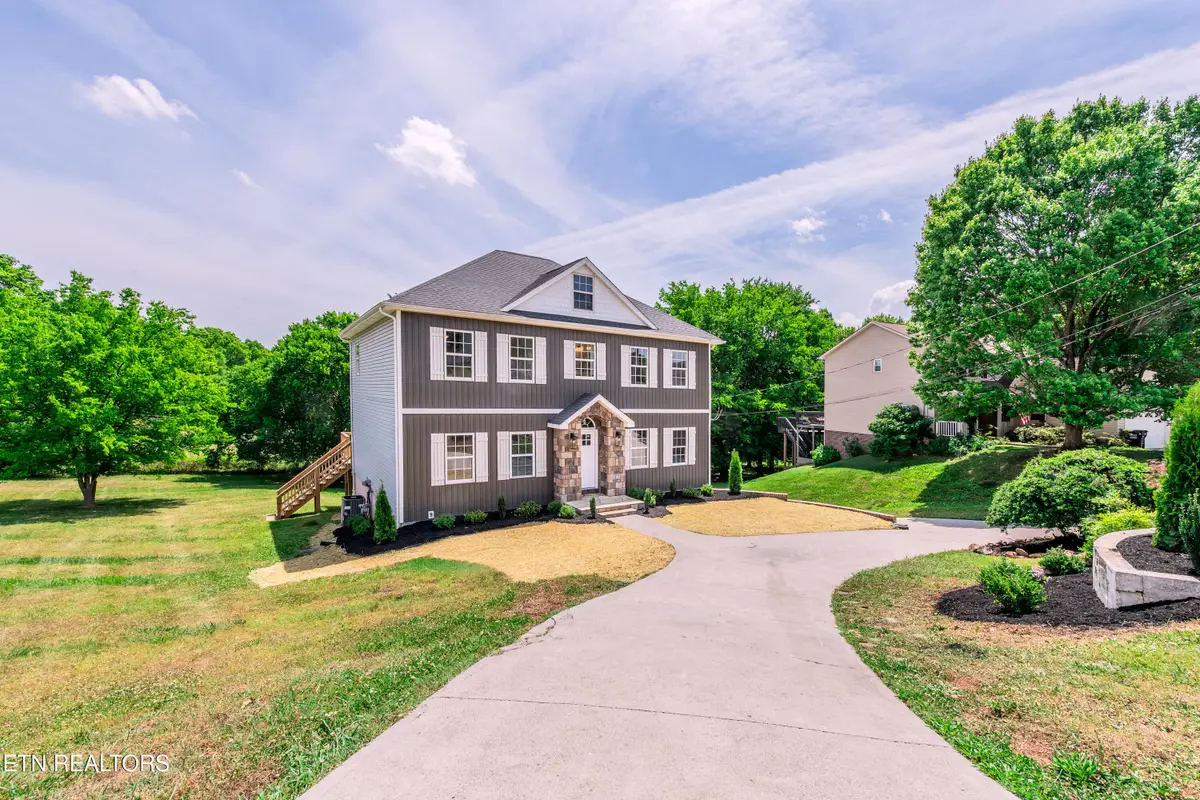 1336 Zachary Taylor Rd, Knoxville, TN 37922 - #1