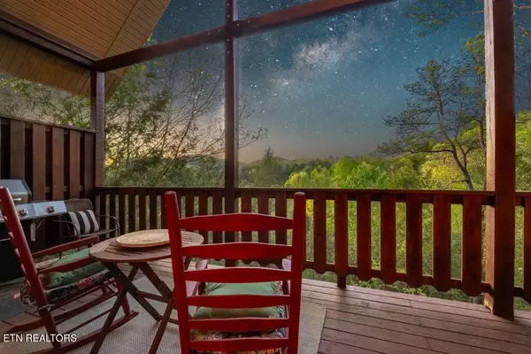 2011 Ridgecrest Loop Lane, Sevierville, TN 37876