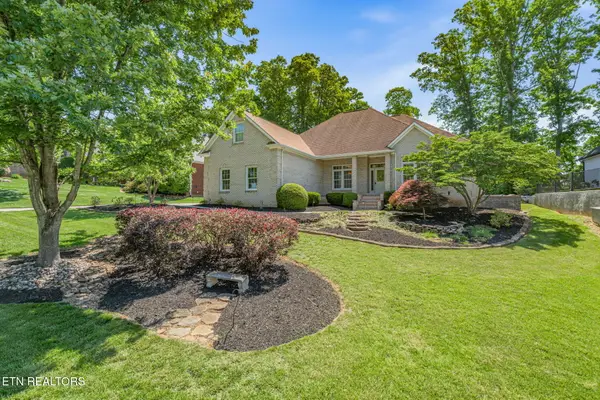 680 Oak Chase Blvd, Lenoir City, TN 37772