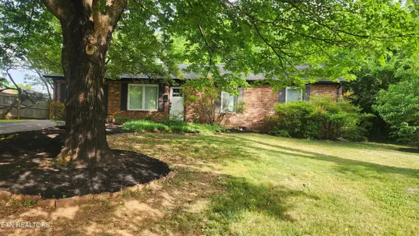 1048 Morrow Rd, Knoxville, TN 37923