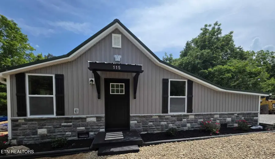 215 Longfield Rd Rd, Rocky Top, TN 37769 - #2