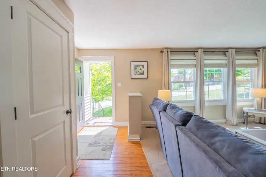 4517 Royalview Rd, Knoxville, TN 37921 - #3