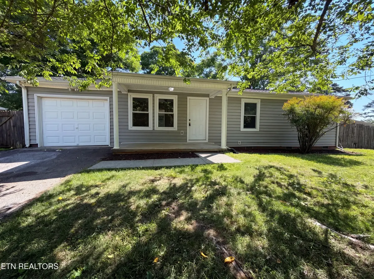 4106 Abercorn Rd, Knoxville, TN 37921 - #1