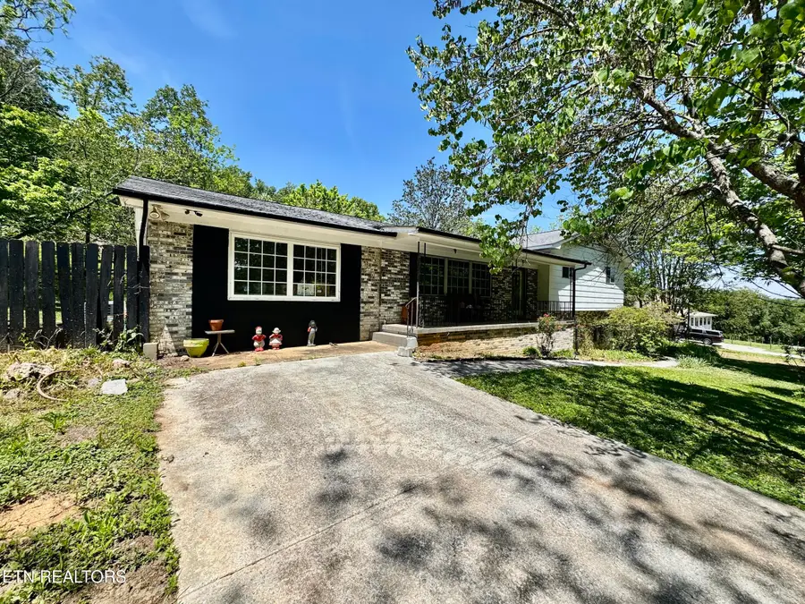 132 Lanes Bluff Rd, Clinton, TN 37716 - #3