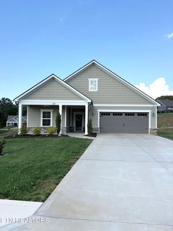 378 Cedar Branch Tr, Lenoir City, TN 37772