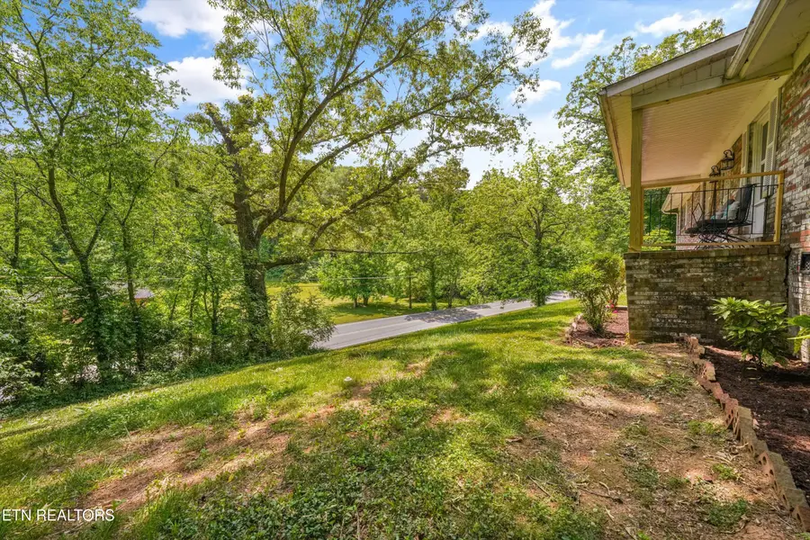 6315 Babelay Rd, Knoxville, TN 37918 - #3