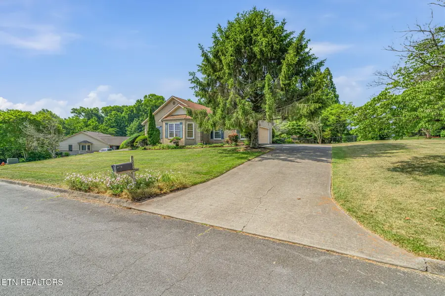 109 Farmington Place, Clinton, TN 37716 - #3