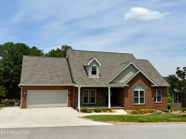 190 Pointe Summit Drive, Greenback, TN 37742
