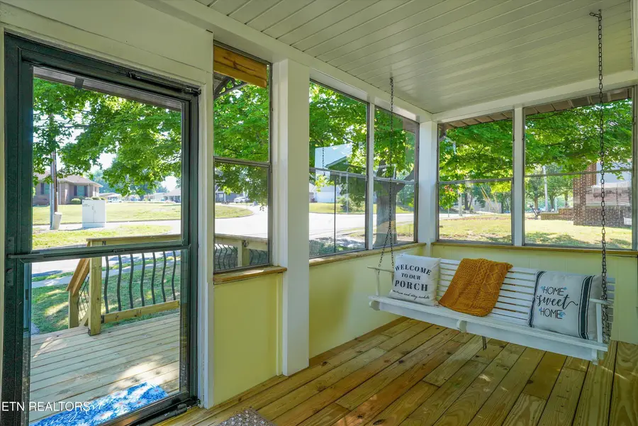 1435 Boyle St, Alcoa, TN 37701 - #2