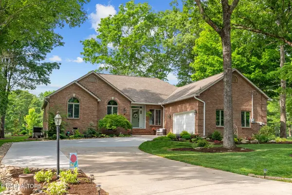 105 Cappshire Rd, Crossville, TN 38558