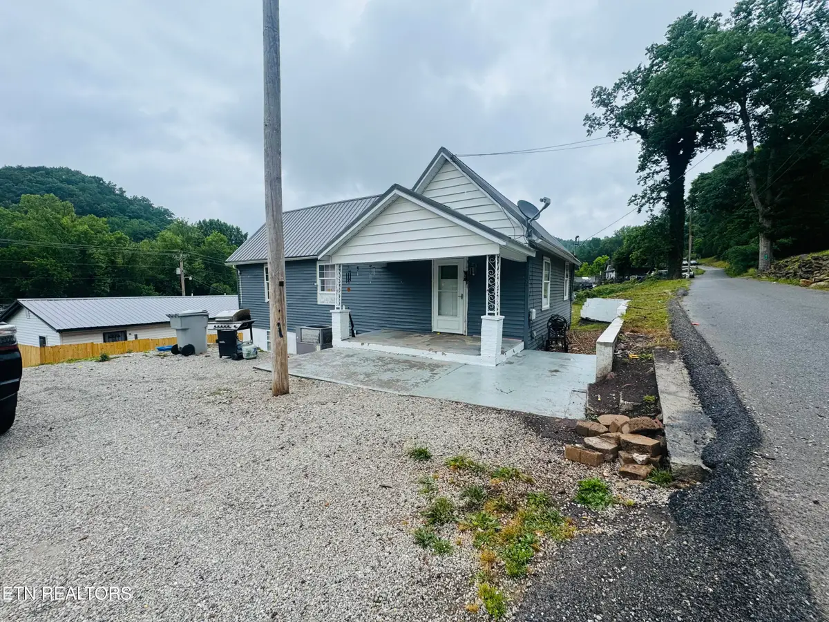 812 Andys Ridge Rd, Briceville, TN 37710 - #1