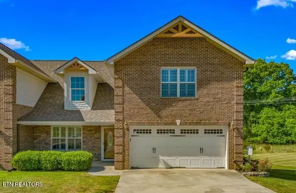 3007 Villas Creekside Drive, Dandridge, TN 37725