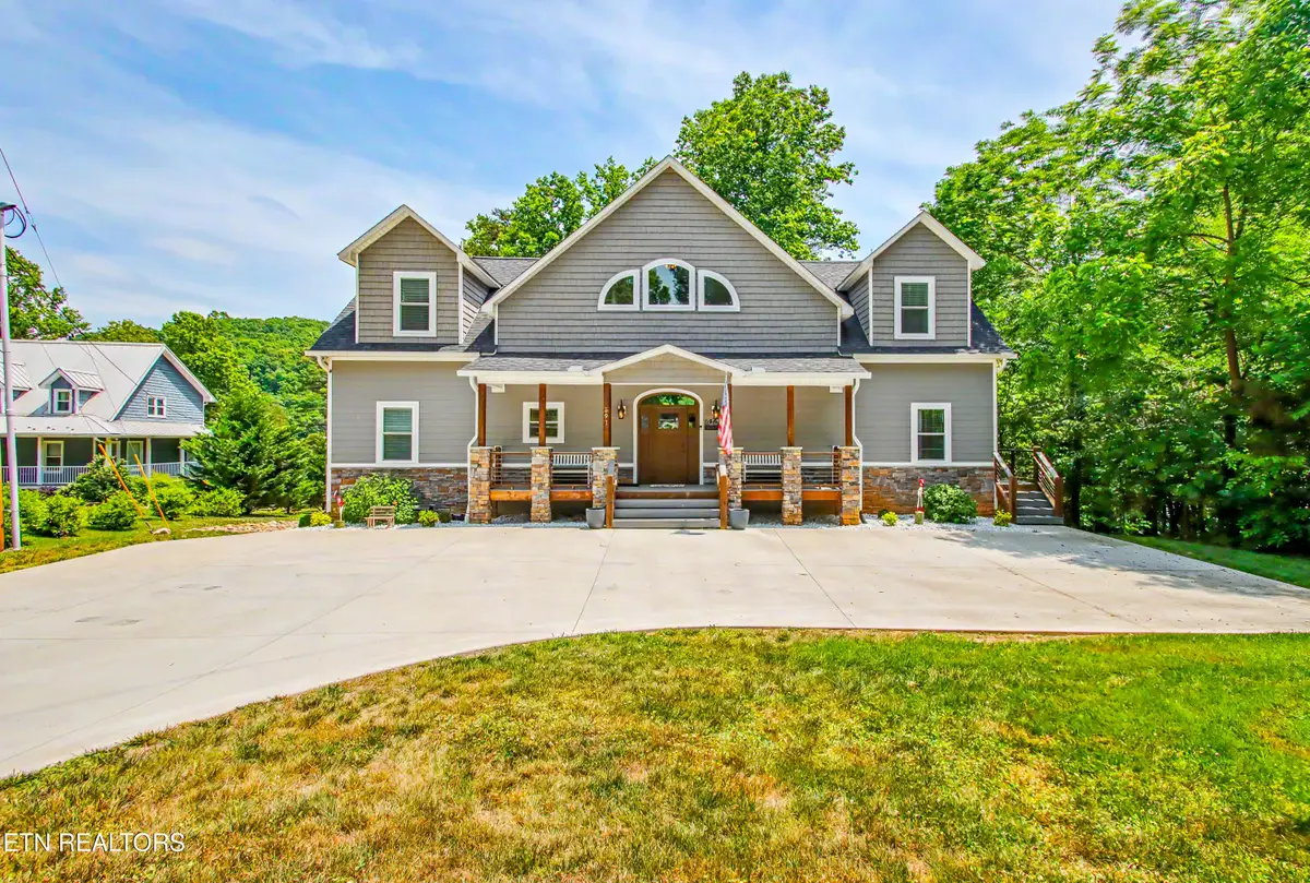 597 E Norris Point Rd, Lafollette, TN 37766 - #1