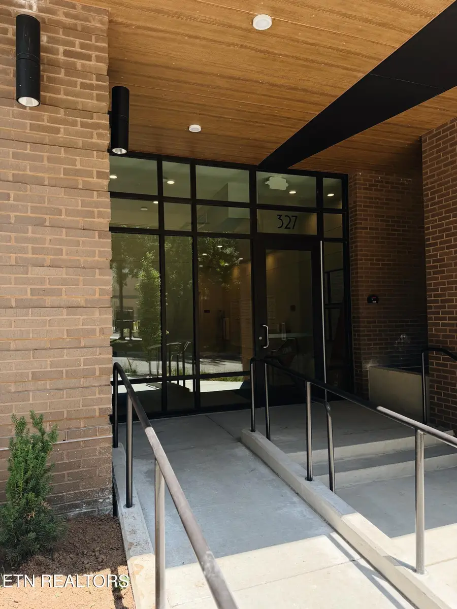 327 W Summit Hill Drive #706, Knoxville, TN 37902 - #3