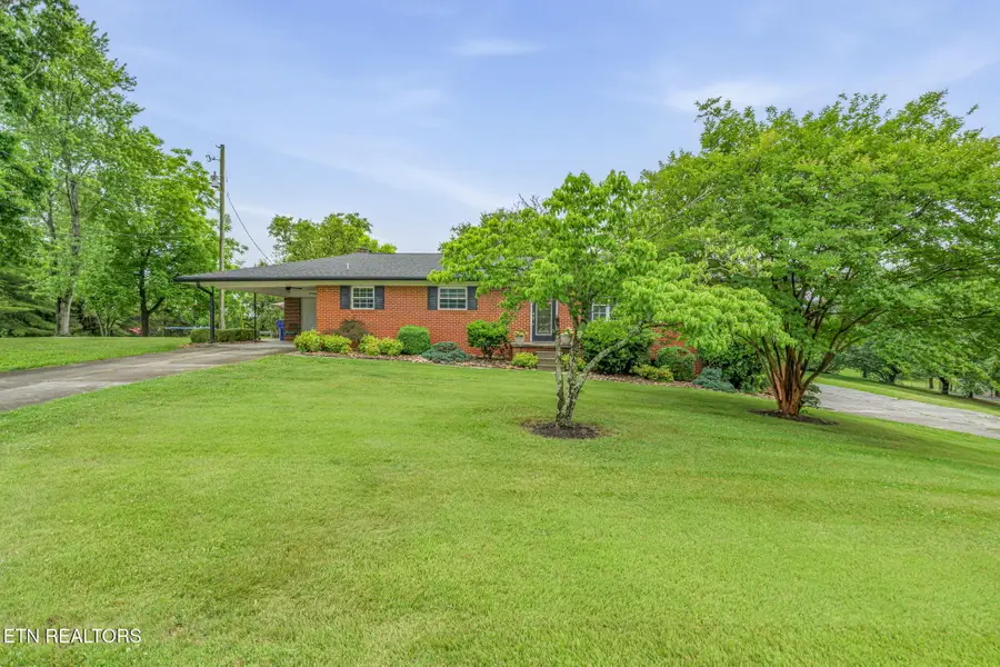 9402 Johnson Rd, Strawberry Plains, TN 37871 - #3