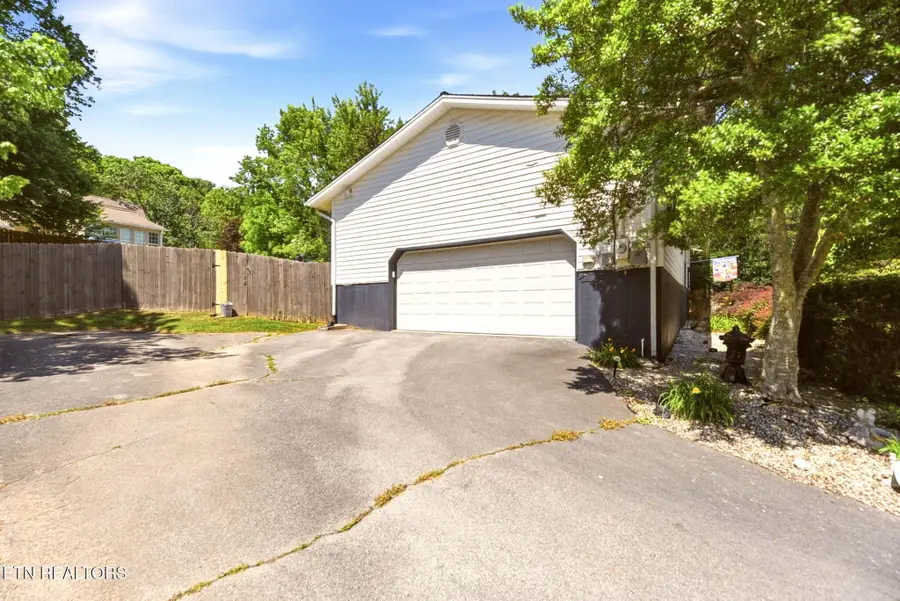 10117 Oak Creek Lane Lane, Knoxville, TN 37932 - #3