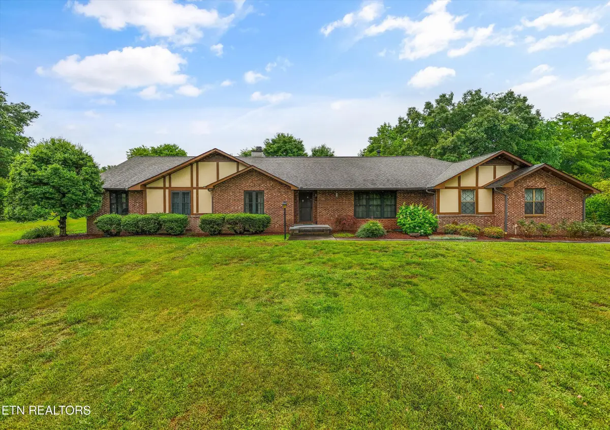 944 S Briarcliff Circle, Maryville, TN 37803 - #1