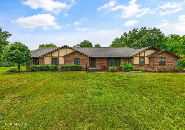 944 S Briarcliff Circle, Maryville, TN 37803
