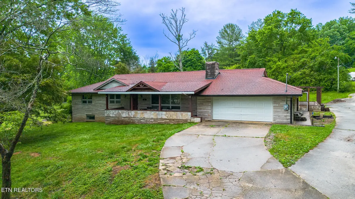 325 Vernal Drive, Harriman, TN 37748 - #1