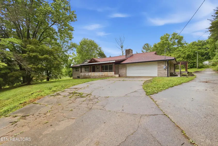 325 Vernal Drive, Harriman, TN 37748 - #2