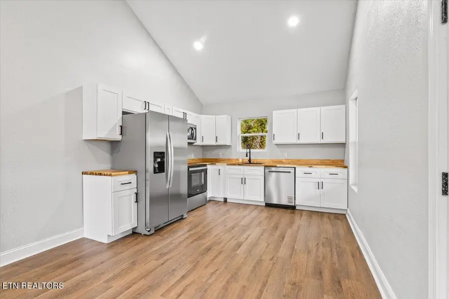 818 S Cumberland Ave Ave, Lafollette, TN 37766 - #3