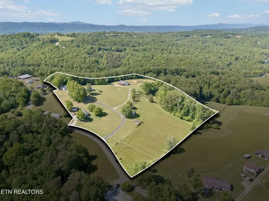 2245 Pinecrest Rd, Jacksboro, TN 37757 - #3