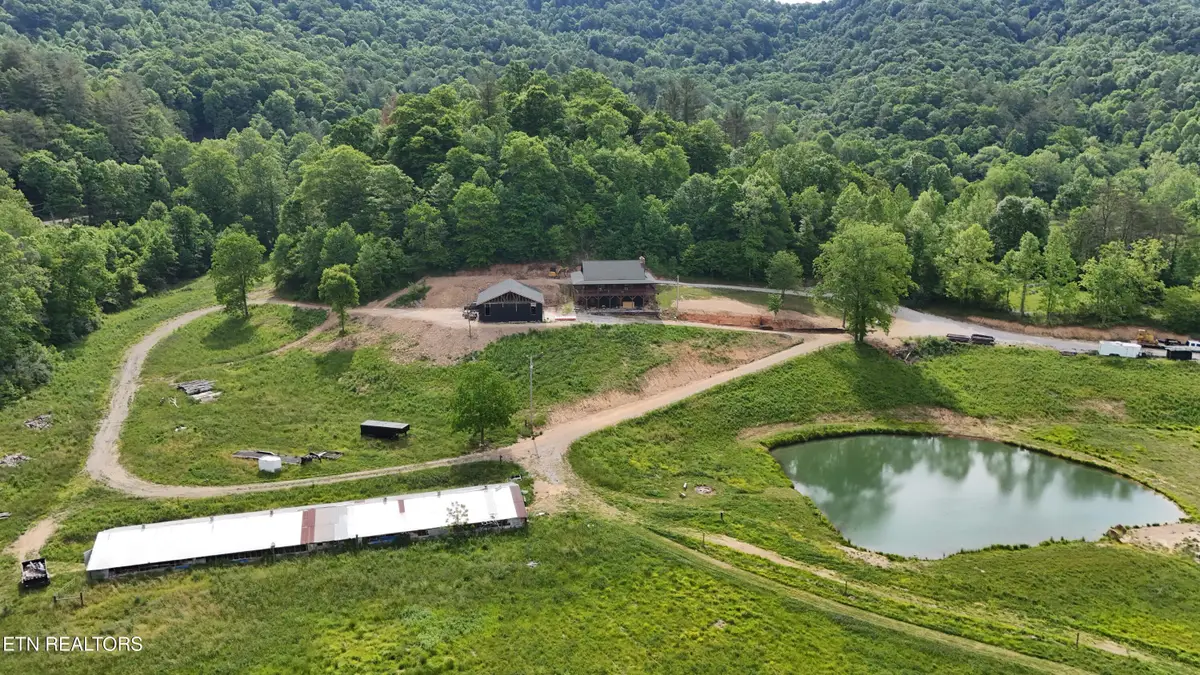 1095 Stanley Creek Rd, Oneida, TN 37841 - #1