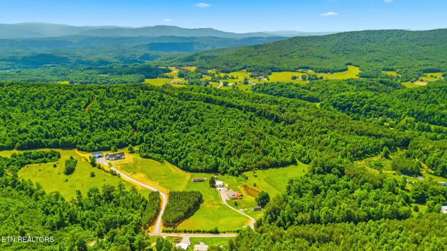 220 Three Point Rd, Vonore, TN 37885 - #2