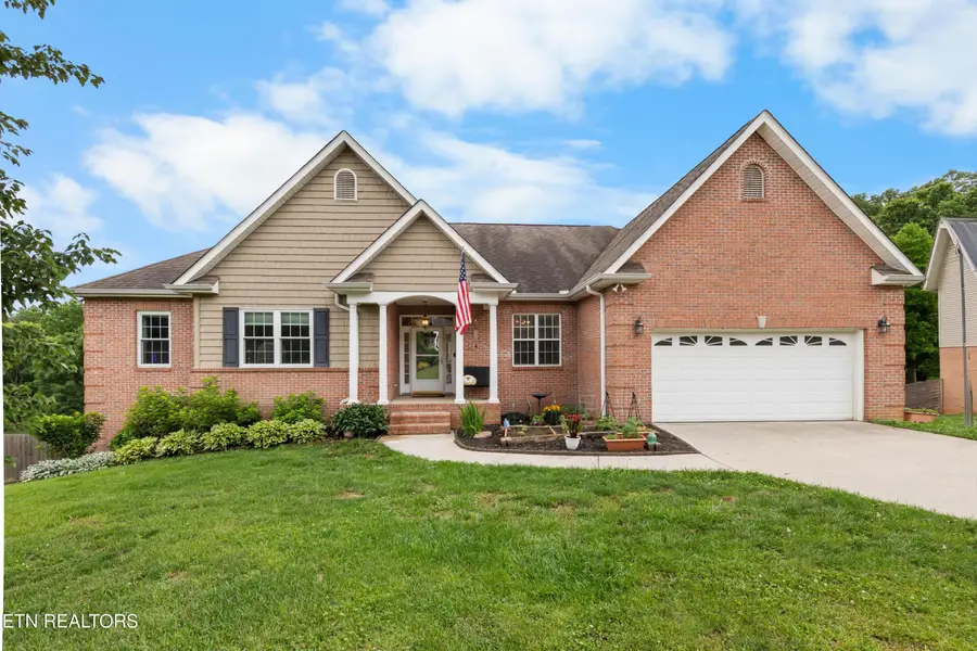 8111 Campbells Point Rd, Corryton, TN 37721 - #2