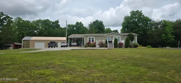 815 Crooked Branch Pvt Rd, Huntsville, TN 37756