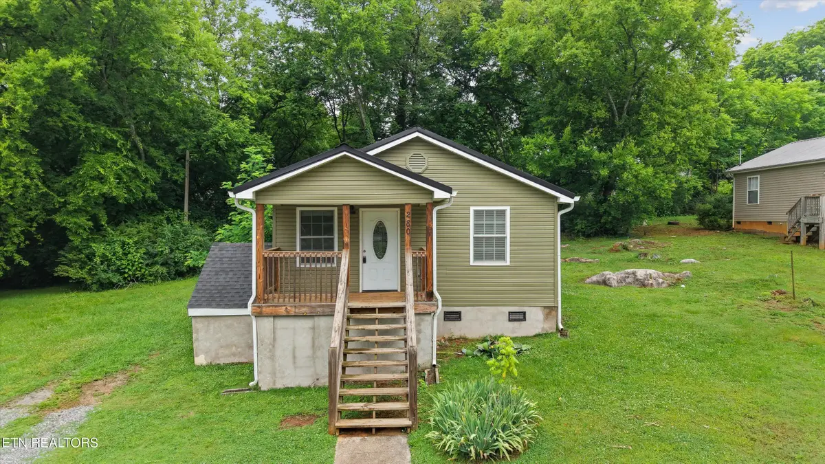 280 W Newcomen St, Alcoa, TN 37701 - #1