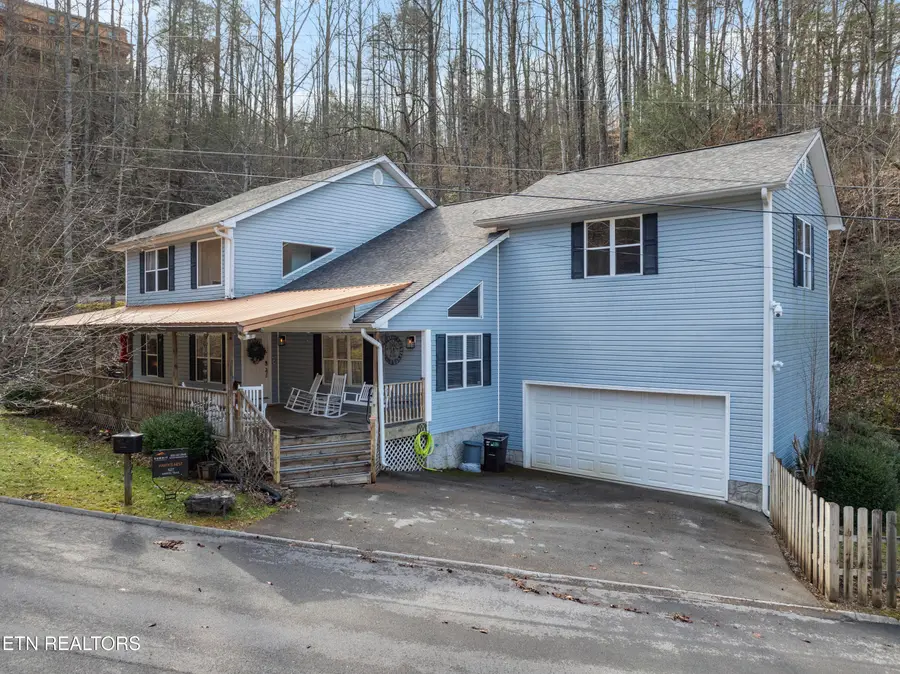 527 Hawks Tr, Gatlinburg, TN 37738 - #3