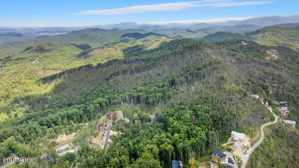 Crown Circle, Sevierville, TN 37862 - #1