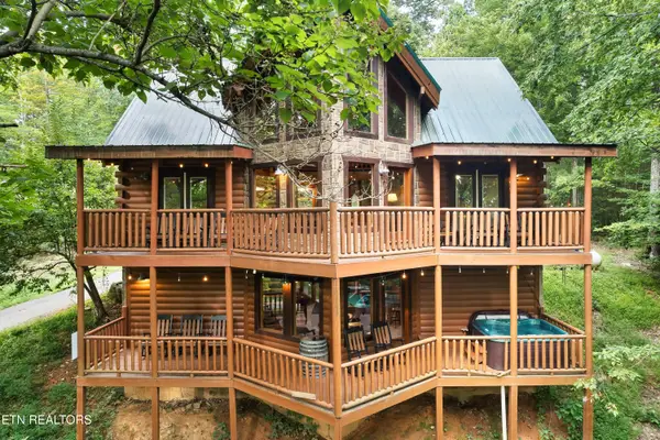 4416 Ashli Erin Way, Gatlinburg, TN 37738