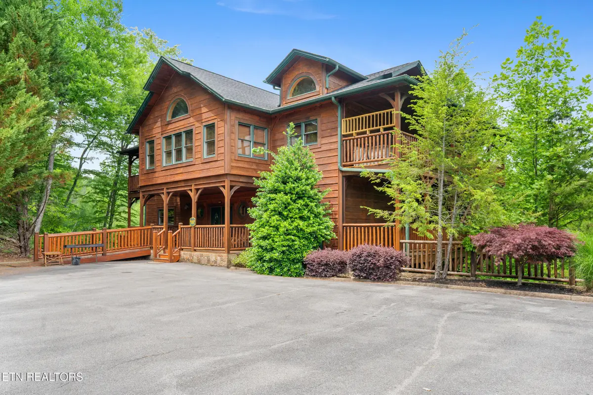 213 Dogwood Point Way, Gatlinburg, TN 37738 - #1