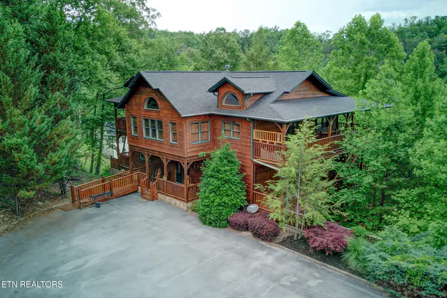 213 Dogwood Point Way, Gatlinburg, TN 37738 - #2
