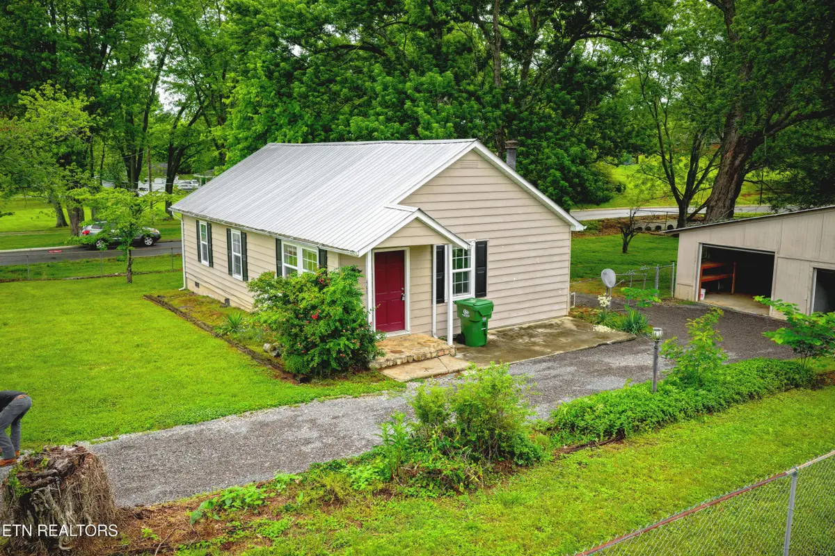 408 Amerine Rd, Maryville, TN 37804 - #1