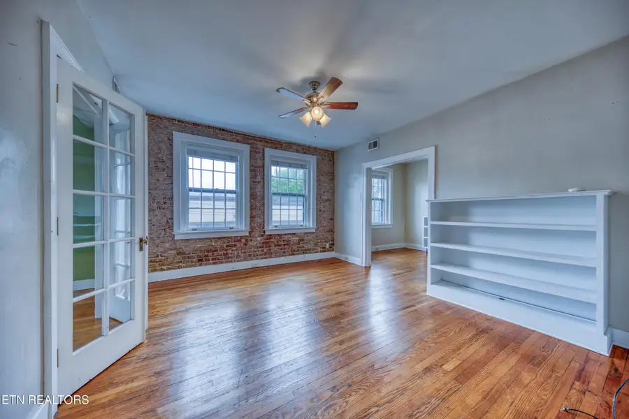 201 W 5th Ave, Knoxville, TN 37917 - #3