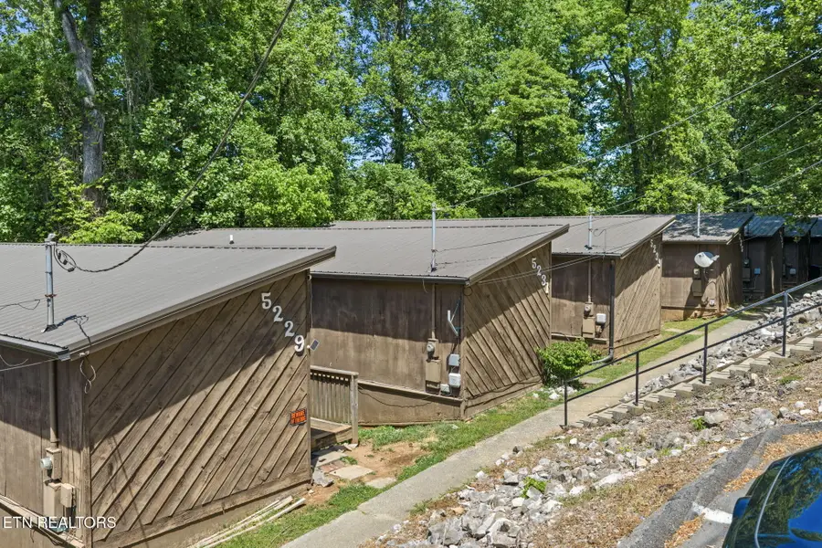 5211 Pocahontas Drive, Knoxville, TN 37914 - #3