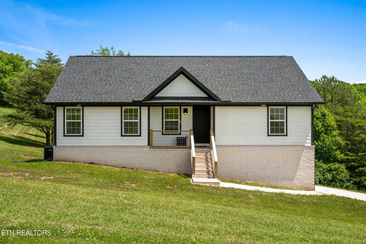 3886 Settlers Tr, Kodak, TN 37764 - #1