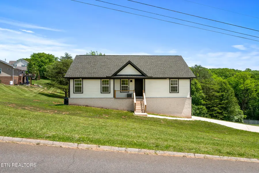 3886 Settlers Tr, Kodak, TN 37764 - #2