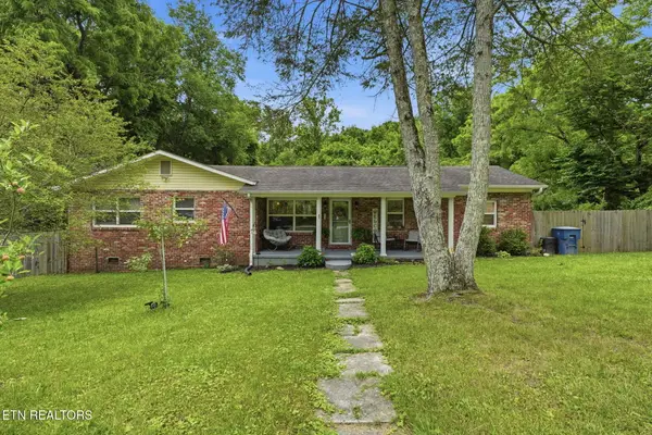 510 W Broad St, Clinton, TN 37716