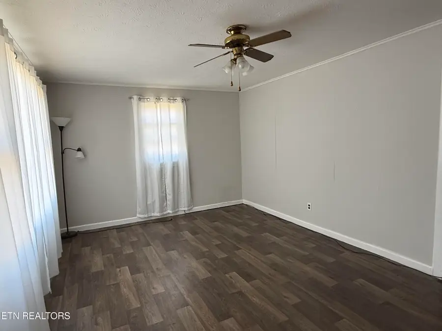 8032 E Emory Rd, Corryton, TN 37721 - #2