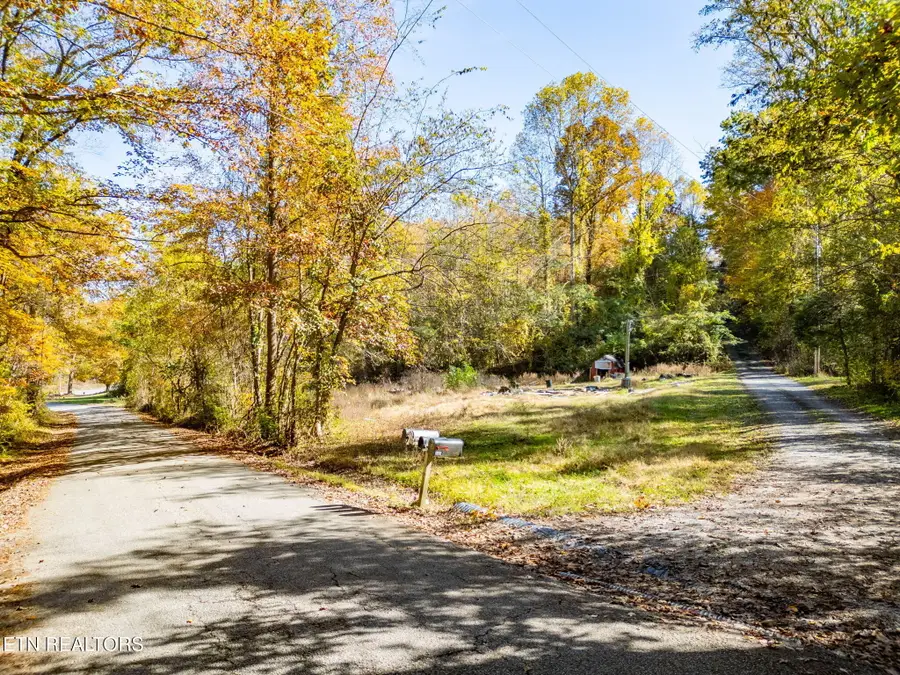 1395 Mountain View Rd, Rockwood, TN 37854 - #3