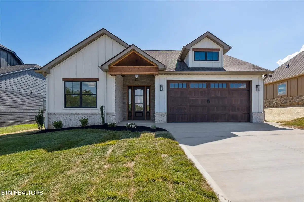 3017 Bridgewater Blvd, Morristown, TN 37814 - #1