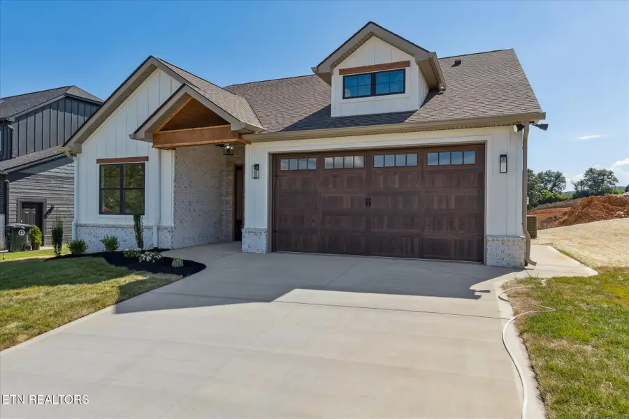 3017 Bridgewater Blvd, Morristown, TN 37814 - #2