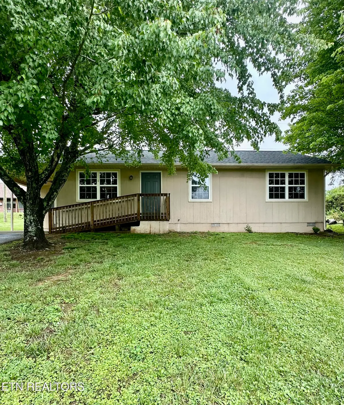 615 Mccartt St, Wartburg, TN 37887 - #1